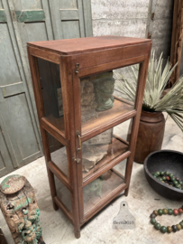 Authentieke houten vitrinekast uit het vroege functionalisme 148146