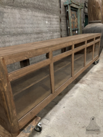 Iconische toonbank uit de jaren 40 van 356 cm lang keukeneiland dressoir 147821a verkocht