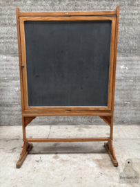 Hoog authentiek schoolbord uit de jaren 40 50 merk Dox Lier 147790 verkocht