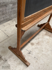 Hoog authentiek schoolbord uit de jaren 40 50 merk Dox Lier 147790 verkocht