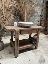 Oude kleine werkbank 147981 lengte 122 cm