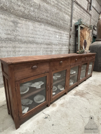 Engels dressoir vitrine  jaren 20 30  288 cm lengte 147695 verkocht