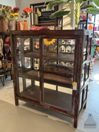 Unieke labo winkel vitrine antiek 148162 in onze unit bij Loods 5