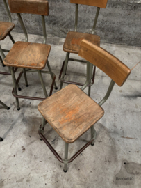 6 authentieke laboratorium school krukken jaren 40 50 147812