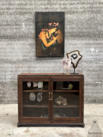 Karaktervolle vitrine uit antieke winkelinrichting 147848 verkocht