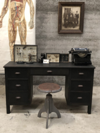 Antiek bureau (145775) verkocht