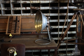Oude bureaulamp, industrieel (132500)..verkocht
