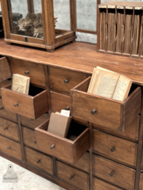 Origineel dressoir uit apotheek jaren 20–30 147728 246 cm lang verkocht