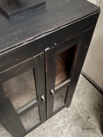 Smalle houten vitrinekast uit de jaren 1920  30 147782