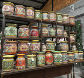 Houten melkpot kunstobject handbeschilderd met Oosterse inspiratie 147918b 35 cm hoog verkocht