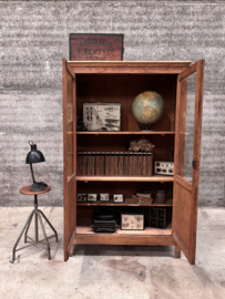 Oude schoolkast jaren 40 vorige eeuw (147156)