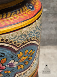 Oude houten melkpot uit India 147885z 33 cm hoog