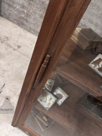 Oud Engels vitrine museumkast (147236)