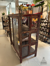 Unieke labo winkel vitrine antiek 148162 in onze unit bij Loods 5