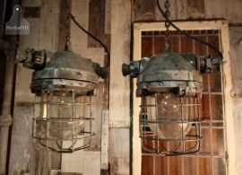 6 oude, echte industriële lampen (130935/130936/130937/130938) verkocht