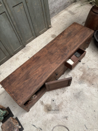 Lage antieke ladekast met karakter en patina 148109
