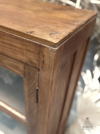 Vitrinekast in functionele elegantie 147705