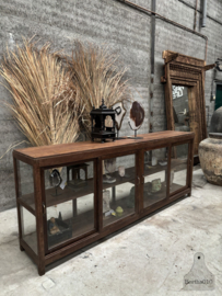 Tijdloos functionalisme winkeldressoir uit de jaren 20 30 147861