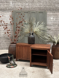 Unieke houten trappentafel 148174
