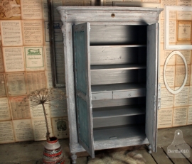 Antieke geleefde kast turquoise (130955)..verkocht