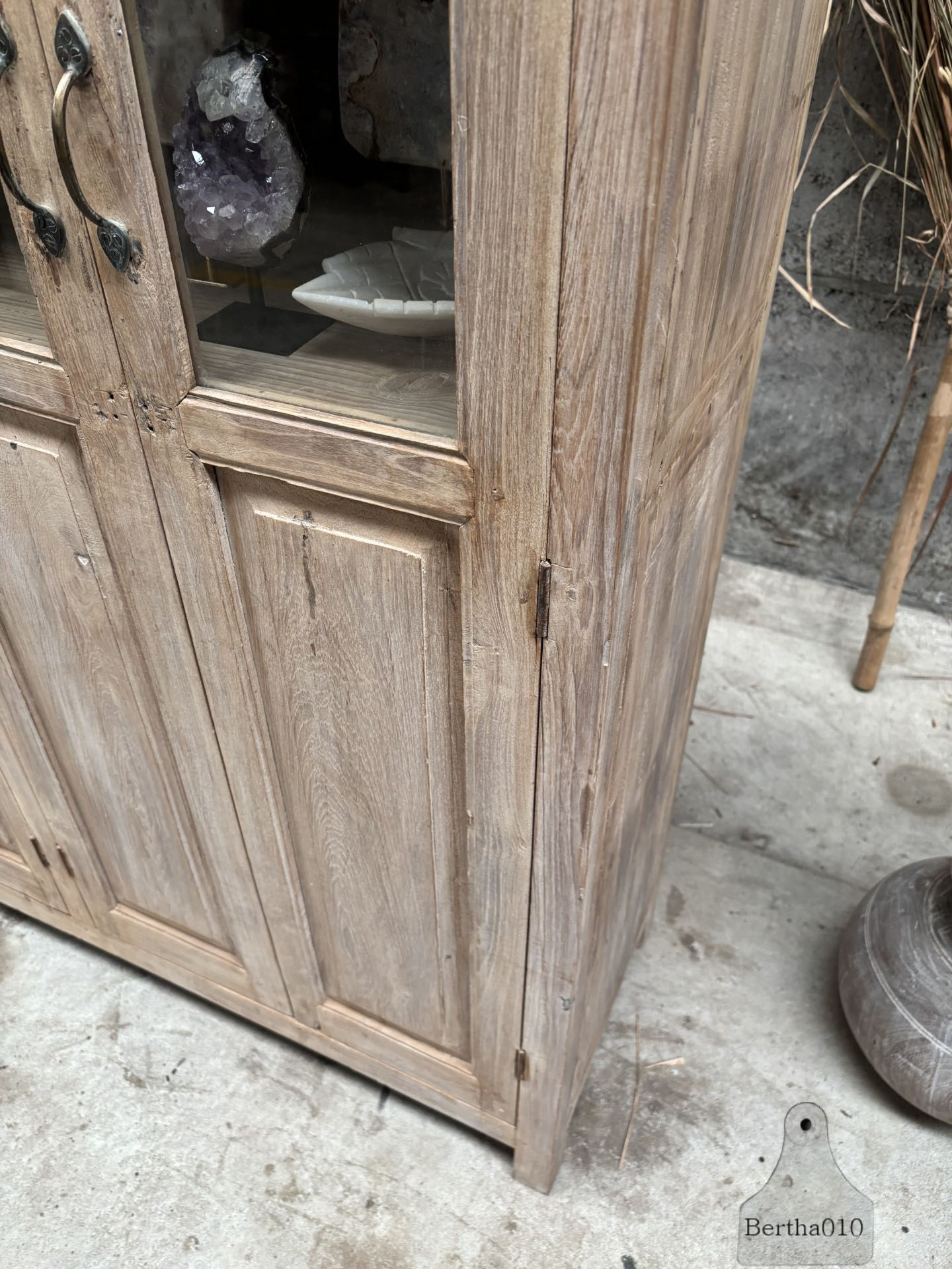 Antieke naturel houten vitrinekast 147433