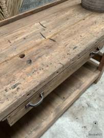 Stoer, doorleefd unieke werkbank uit oud Frans atelier 147938 lengte 206 cm