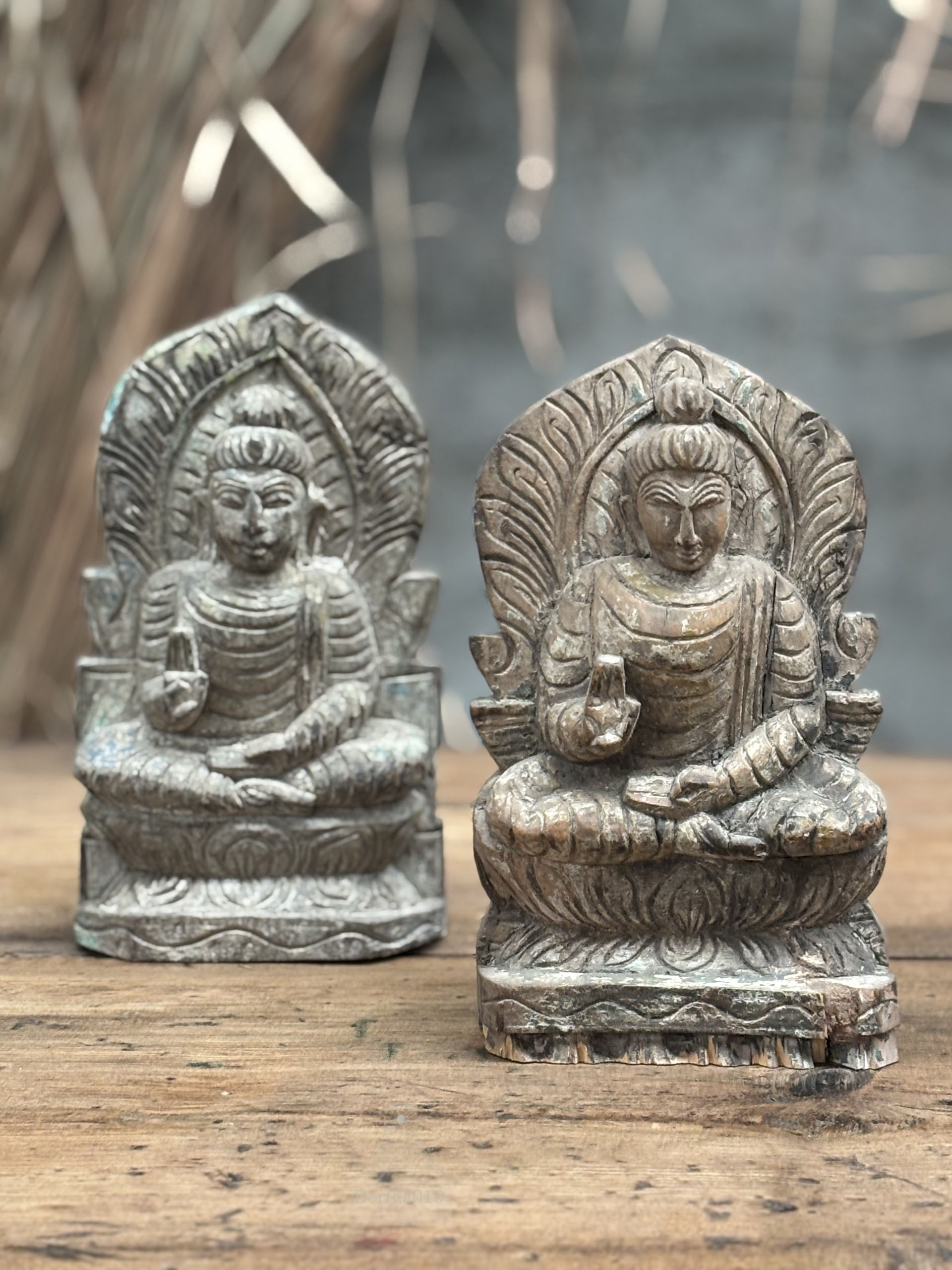Handgemaakte houten Boeddha  uniek stuk met karakter 147279