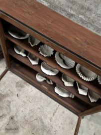 Twee smalle houten vitrines – vroeg 20e eeuw – winkelafkomst 147846 845