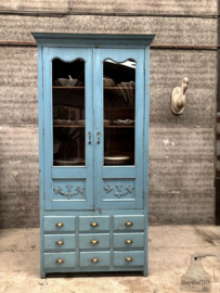 Karaktervolle Engelse hoge vitrinekast  264 cm ca 1920 147890