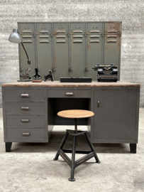 Oude 6-deurs locker (145418) verkocht