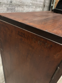Houten vitrinedressoir uit de jaren 20 lengte 474 cm  147702