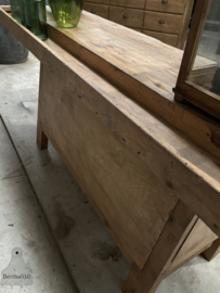 Oude werkbank met schuifdeuren 147807 lengte 228 cm