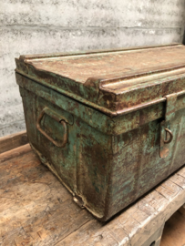 Geleefde ijzeren koffer (144851) verkocht
