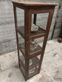 Engelse vitrinekast uit de jaren ’20 rondom glas karaktervol 147868