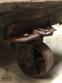 Antieke salontafel industrieel (143736) verkocht