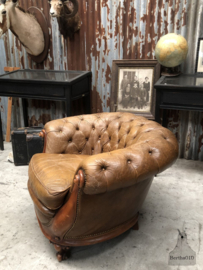 Geleefde Chesterfield fauteuil (145382) verkocht