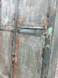 Bijzonder hoge oud kast met prachtige patina (146606) 268 cm hoog verkocht