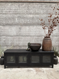 Lage vitrinekast dressoir met glazen vouwdeuren 148135