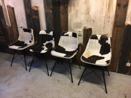 Koeienstoel met ijzer zwart onderstel (133104)