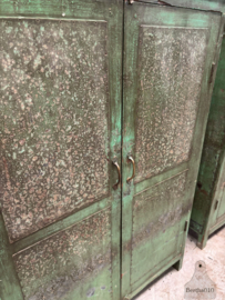 Authentieke groene atelierkasten ijzer en hout 147725
