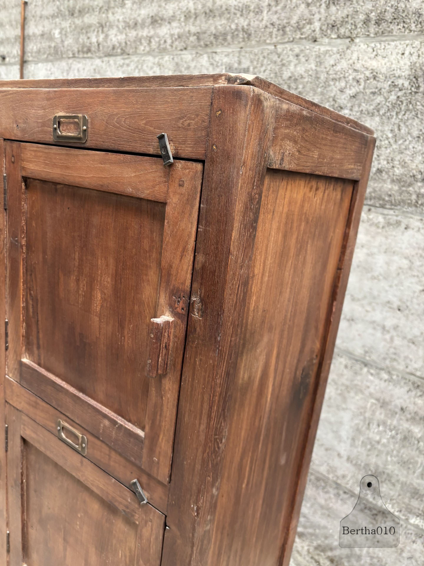 Jaren 30 houten archiefkast tijdloos karakter en perfecte staat 147410