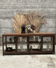 Tijdloos functionalisme winkeldressoir uit de jaren 20 30 147861