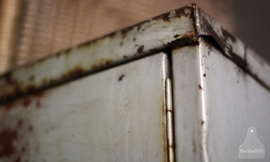 Oude geleefde locker (131930)...verkocht