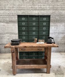 Oude werkbank uit timmermanschool 156 cm lengte 147793 verkocht