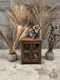 Charmante antieke vitrinekast met authentiek karakter 3 kanten glas 147829