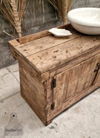 Oude werkbank met 2 deuren (147327)