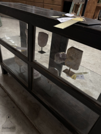 Prachtige gepatineerde jaren 20 winkelkast 4 zijdes glas 147745 verkocht