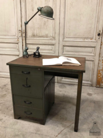 Oud, hoog industrieel bureau (143724) verkocht