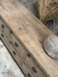 Antieke werkbank uit atelier pottenbakker met 6 laden 147979 lengte 205 cm