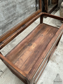 Antieke vitrinekast museumstuk in topkwaliteit 147859